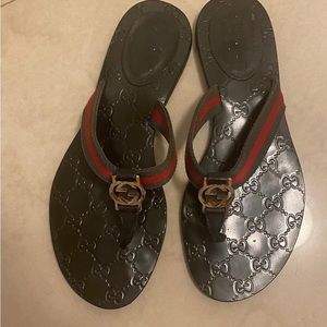 Preloved AUTHENTIC Gucci Slides Size 39 women